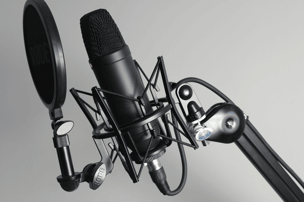 Micro chuyên nghiệp cho podcast và thu âm