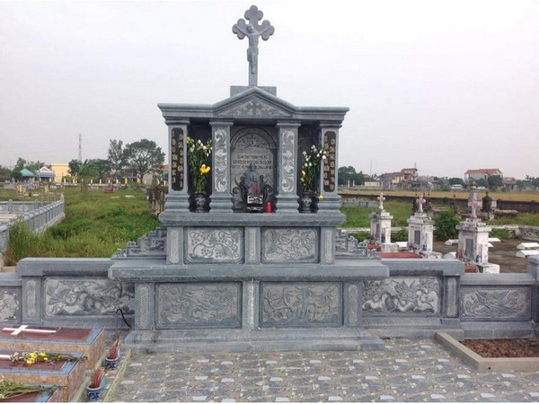 Mộ đá công giáo phong cách mới