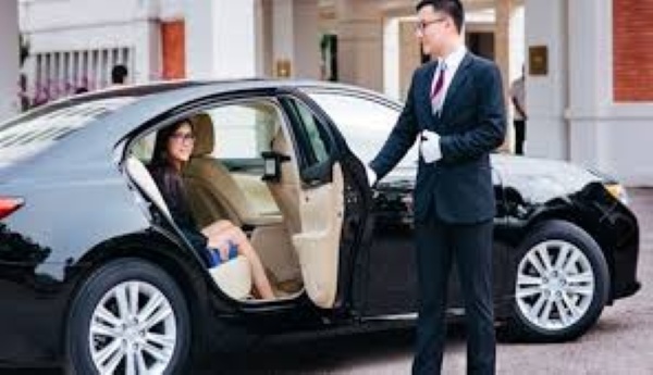 Thuê xe có tài xế dài hạn