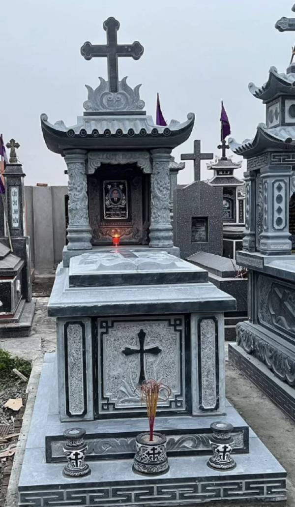 Hãy cùng khám phá để có thêm thông tin hữu ích, giúp bạn đưa ra lựa chọn ý nghĩa và phù hợp nhất cho người thân đã khuất.