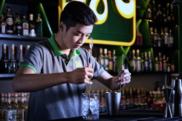 Bartender - nghệ sĩ quầy bar