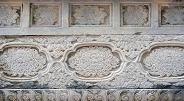 Chạm trổ hoa văn lăng mộ