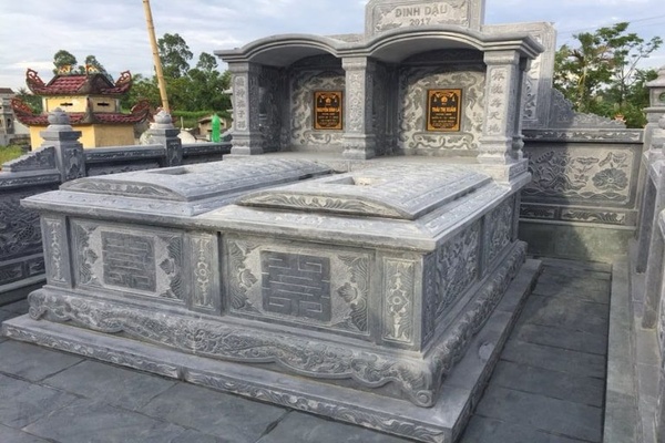 Mộ đá đôi cân bằng âm dương