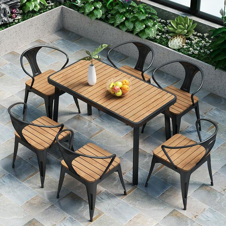 Mẫu bàn ghế cafe ngoài trời với thiết kế độc đáo Mẫu bàn ghế cafe ngoài trời với thiết kế độc đáo
