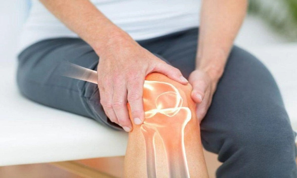 Khô khớp gối ở người trẻ
