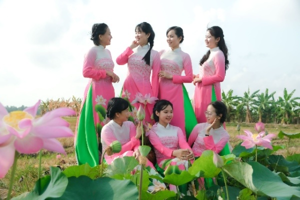 Lễ hội Sen Đồng Tháp