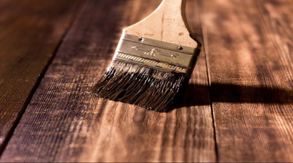 Thoa dầu dưỡng gỗ định kì