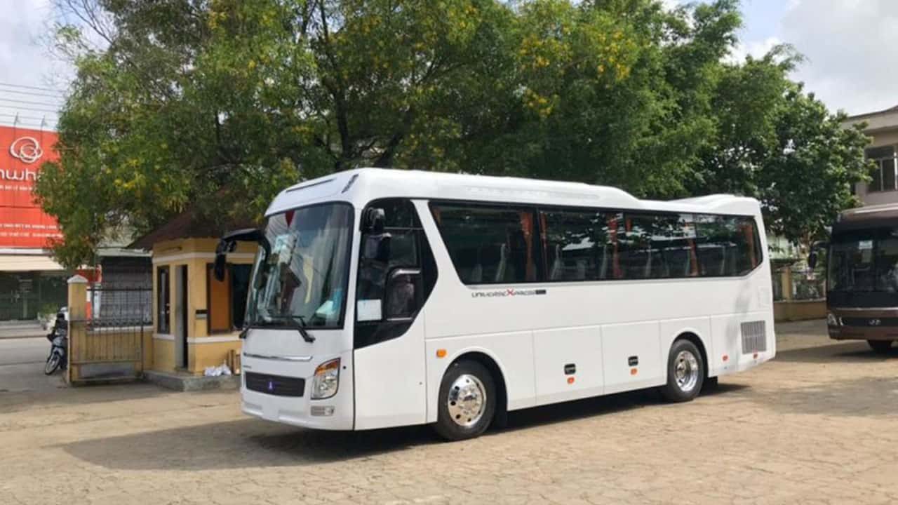 Thuê xe đưa đón nhân viên