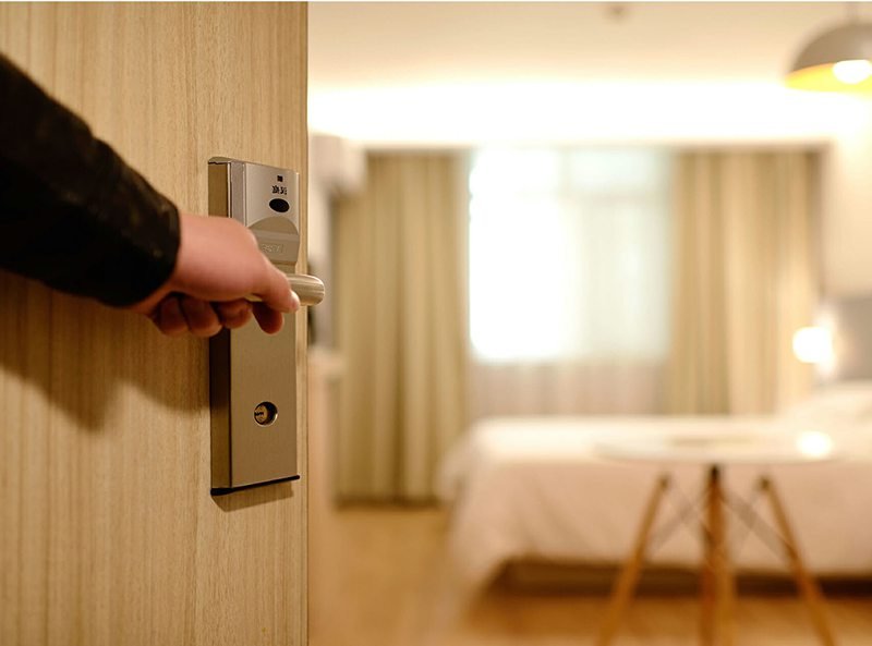 Cửa gỗ phòng ngủ hiện đại