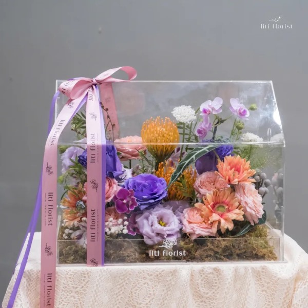 Giỏ hoa phối màu trầm lịch sự